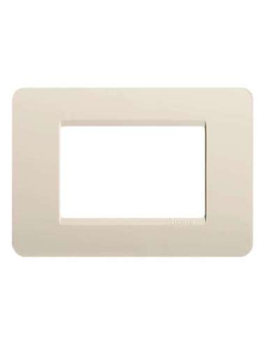 Placa embellecedora Màtix de color Marfil - 3 módulos - A000614313 BTICINO AM4803AV