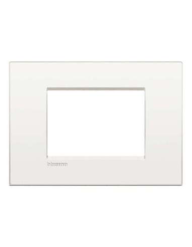 Placa embellecedora Livinglight AIR de color Blanco - 3 módulos - A001189470 BTICINO LNC4803BN