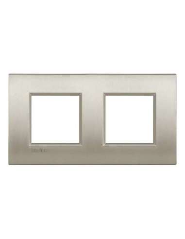 Placa embellecedora Livinglight AIR de color Titanio - 2x2 módulos - A001522716 LEGRAND LNE4802M2TIS