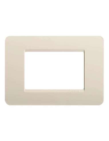 Placa embellecedora Màtix de color Marfil - 3 módulos - A000614313 BTICINO AM4803AV